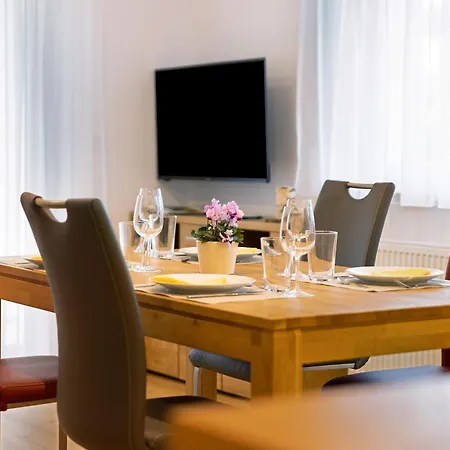 Beim Imker Διαμέρισμα