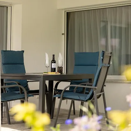 Beim Imker Διαμέρισμα